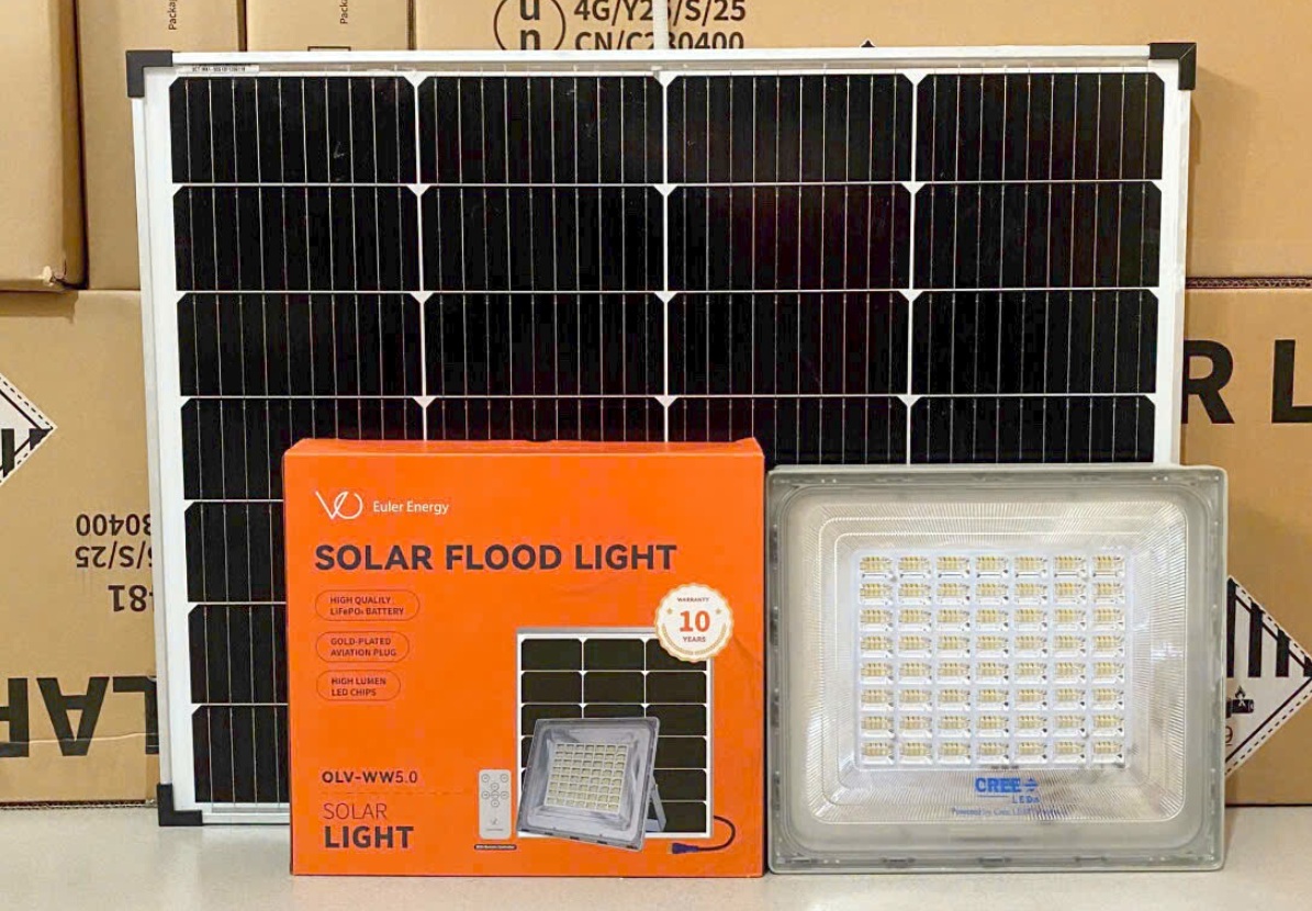 Đèn Pha Năng Lượng mặt trời 400W
